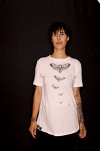 Load image into Gallery viewer, Long T-shirt Unisex Nachtschwärmer / Falena