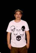 Load image into Gallery viewer, T-shirt L Rose Skulls