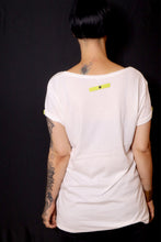 Load image into Gallery viewer, T-shirt  XL Snake &amp; Studs
